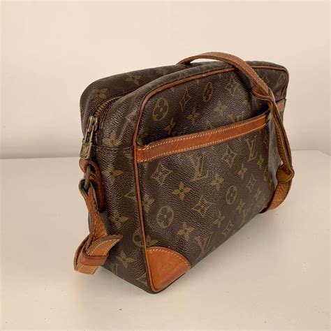 louis vuitton messenger bag with stickers|louis vuitton messenger bag vintage.